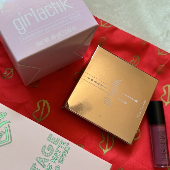 Makeup kit with travel bag - Picture 8 of 8